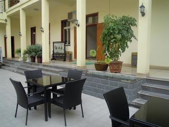 Juranzhijia Business Hotel Цзинань Экстерьер фото